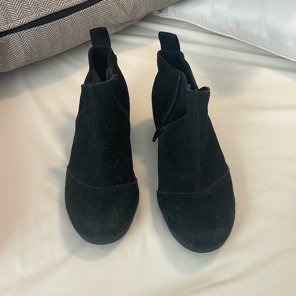 Tom’s kids size 13.5 shoes
